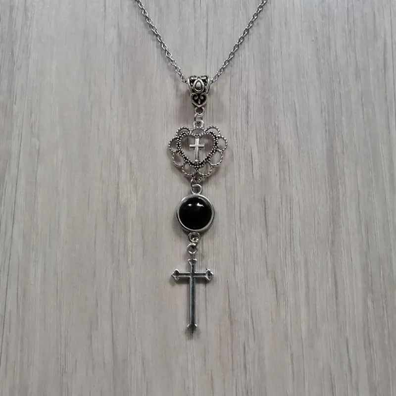 

European and American personality retro hipster love crystal cross hip hop pendant necklace