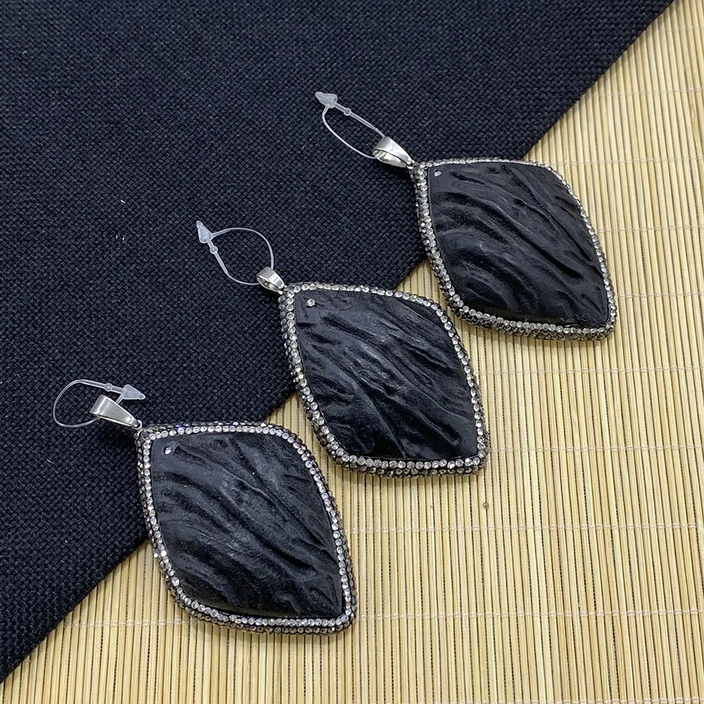 

Rhombus Resin Sticky Diamonds Fashion Jewelry Pendants for DIY Jewelry Making Necklace and Bracelet Accessories Size 50x69mm