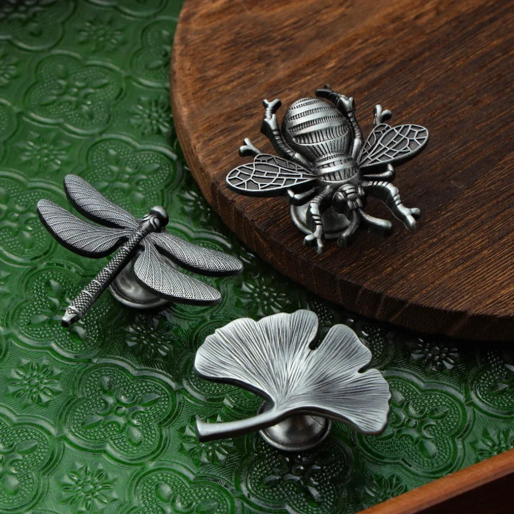 Furniture Handles For Cabinets And Drawers Zinc Alloy Drawer Pulls Bee Leaf Wardrobe Pulls Retro Antique Gold Silver Handles Furniture Handles