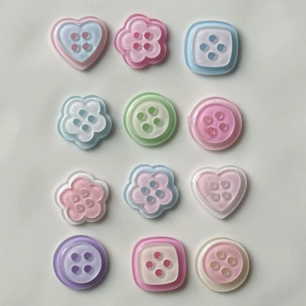 12pcs 하트 버튼 신발 참 꽃 버튼 여성용 신발 액세서리 여름 슬리퍼 가든 신발 DIY 선물