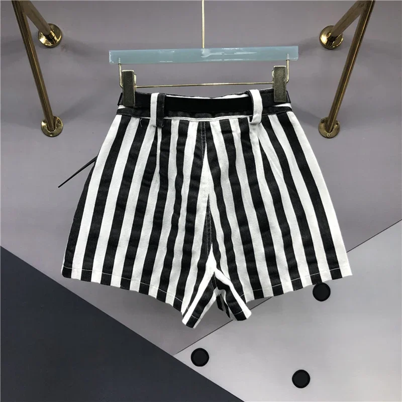 Black and White Striped Denim Shorts 2023 Summer New High Waist Slimming Pocket A- Line Wide-Leg Booty Shorts Streetwear Women