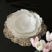 In Nordic modern flower-shaped fruit bowl shaped household candy salad plate luxury pearl snacks plate net red plate 2