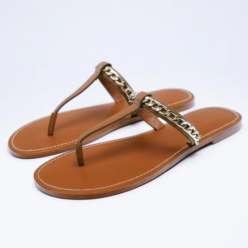 

Шлепанцы женские на плоской подошве, брендовые дизайнерские сандалии с металлической цепочкой, модные повседневные пляжные тапочки с открытым носком для женщин, модели 41-43