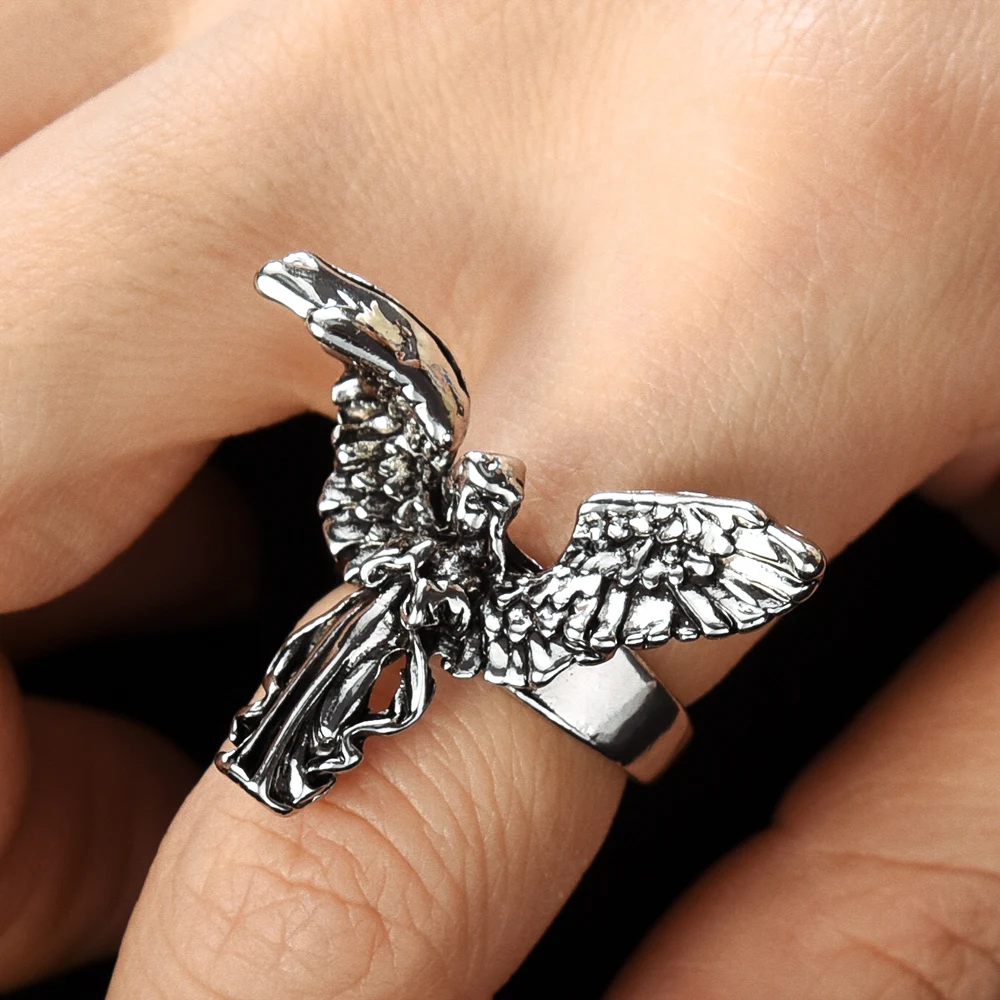 Vintage angel wing opening ring with neo-gothic design.