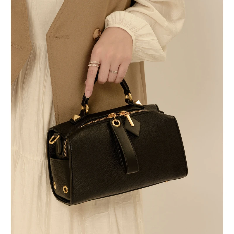 Summer New Large-capacity Boston Pillow Bag Women's Cross-body High-quality Soft Leather Portable Commuter Texture Shoulder Bags