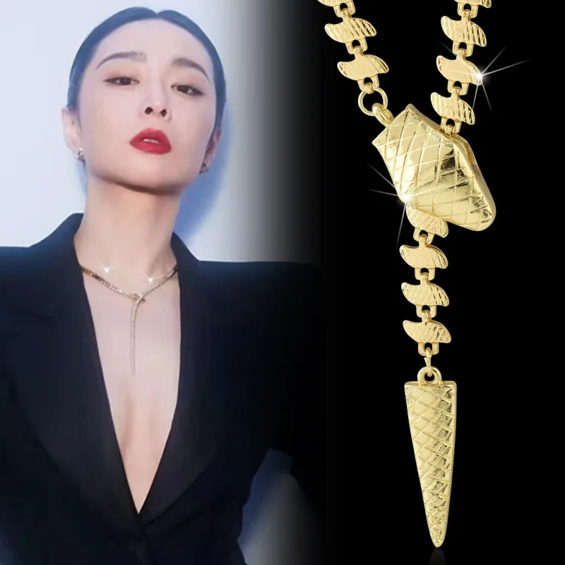 

Golden Fashion Snake Shaped Women's Necklace Classic High Grade Snake Bone Tassel Collar Chain Neckchain Necklace Jewelry