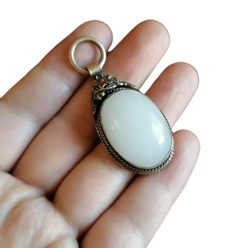 China'S Old Handmade Exquisite Ornament Miao Silver Inlay Zircon Pendant