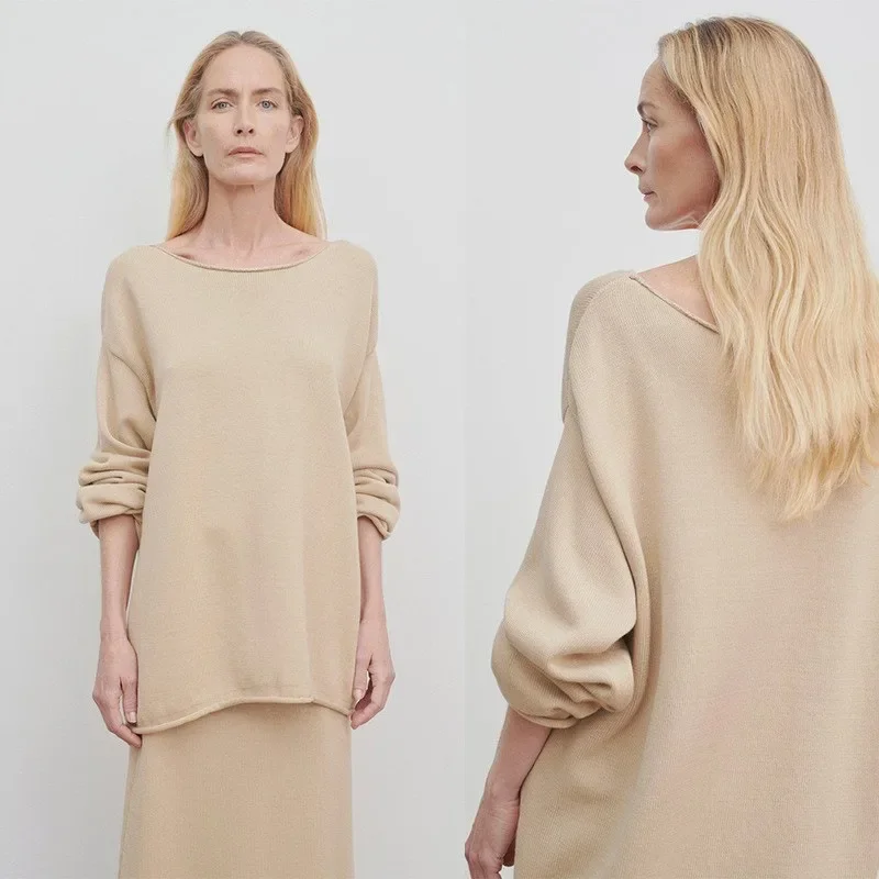 

2023 Autumn Winter Slouchy Silhouette Nude Black Rolled Knit Sweater Woman