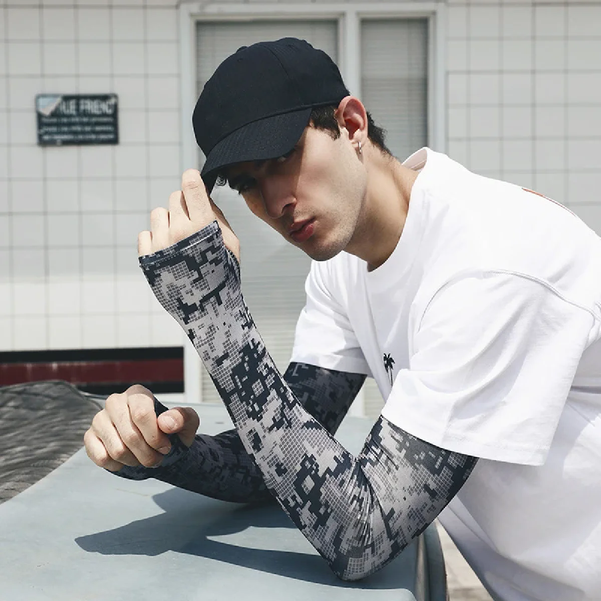 Men's Summer Sunshade Leakage Finger Camo Ice Silk Long Sleeve Outdoor Fishing Sunscreen Men's Sports Bicycle Arm Cover