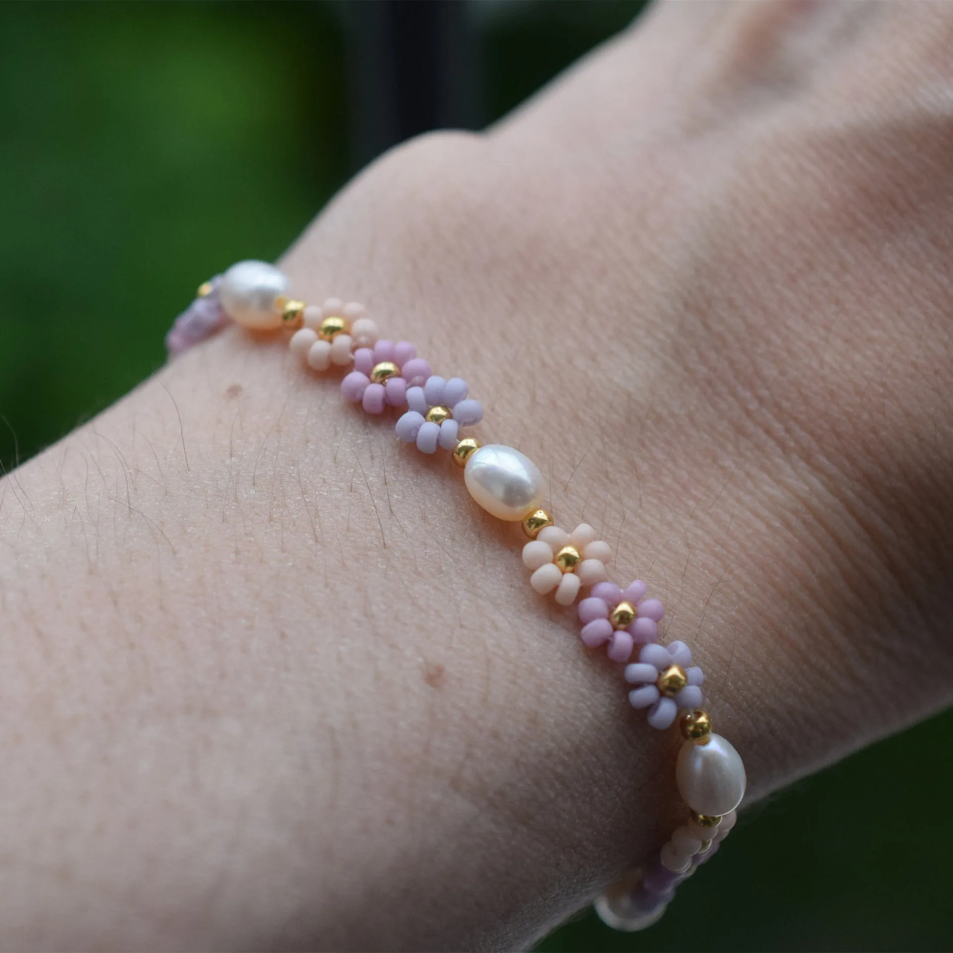 

Bohemian style handmade rice bead bracelet, flower pearl, niche stacked colorful beaded rice bead bracelet, female accessory