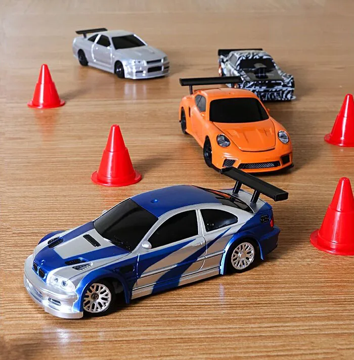 1/43 RTR RC ドリフトレースカージャイロ 4WD すぐに使える