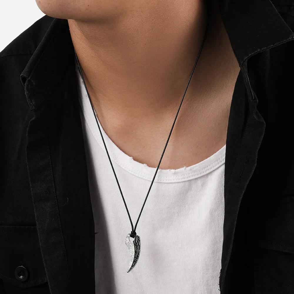 Vintage Punk Wolf Tooth Pendant Necklace Black Rope Neck Chain for Men Lucky Friendship Gifts Male Neck Jewelry Accessories New