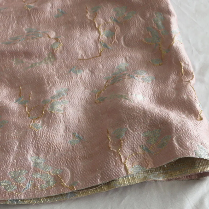 

Beautiful Pink Bright Silk Mixed Woven Auspicious Cloud Dark Pattern Cedar Yarn-Dyed Jacquard Fashion Fabric DIY