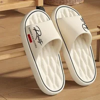 Nouvelles pantoufles pour femmes au design innovant et décontracté, semelle souple en EVA, légères, pantoufles de maison de haute qualité, pantoufles de marque exclusive 2