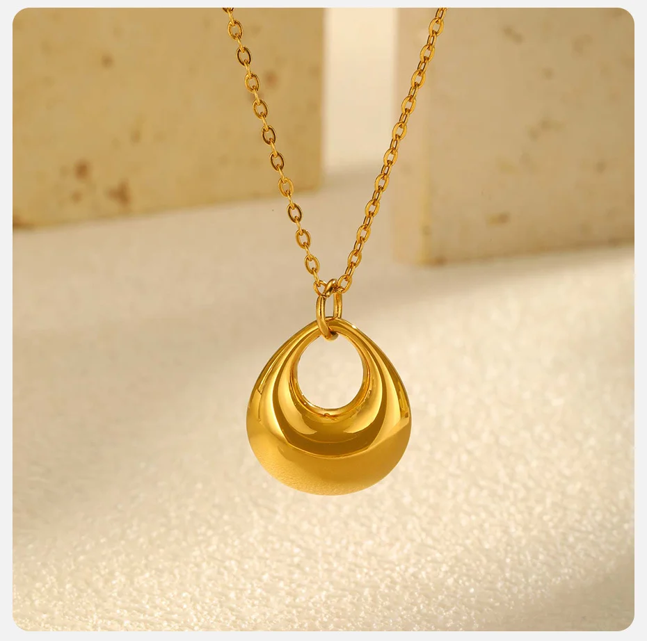 Vnox Klassische goldfarbene farbechte hohle Kreis-Anhänger-Halskette für Frauen, Edelstahl-Schlüsselbeinkette, leichter Schmuck – Detail 6