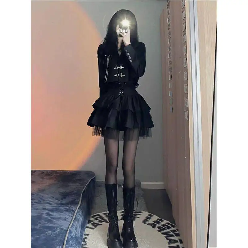 

New Designed Goth Retro Skirt Set Long Sleeve Solid Color V-neck Black Blouse Lace Patchwork Ball Gown Skirt For Spring 2024