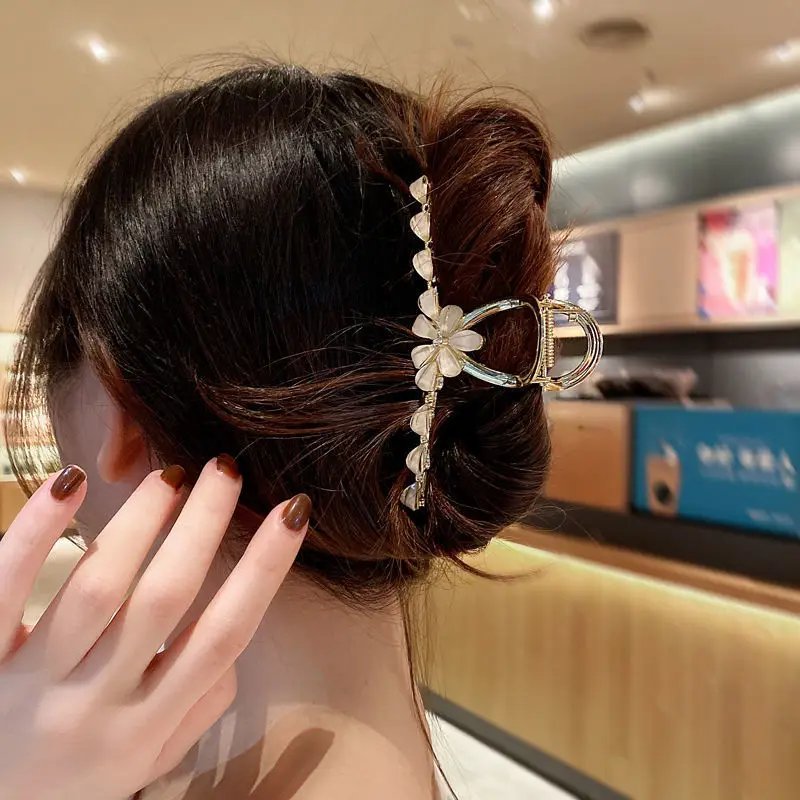 Women fashion Exquisite Luxury daisy flowers Opal Texture Shark Clip Retro Grab Clip Personalized Hair Accessories hairpins topqueen fashion jewel wedding belt opal pearl formal applique evening gown sash bridal bridesmaid wedding accessories s467