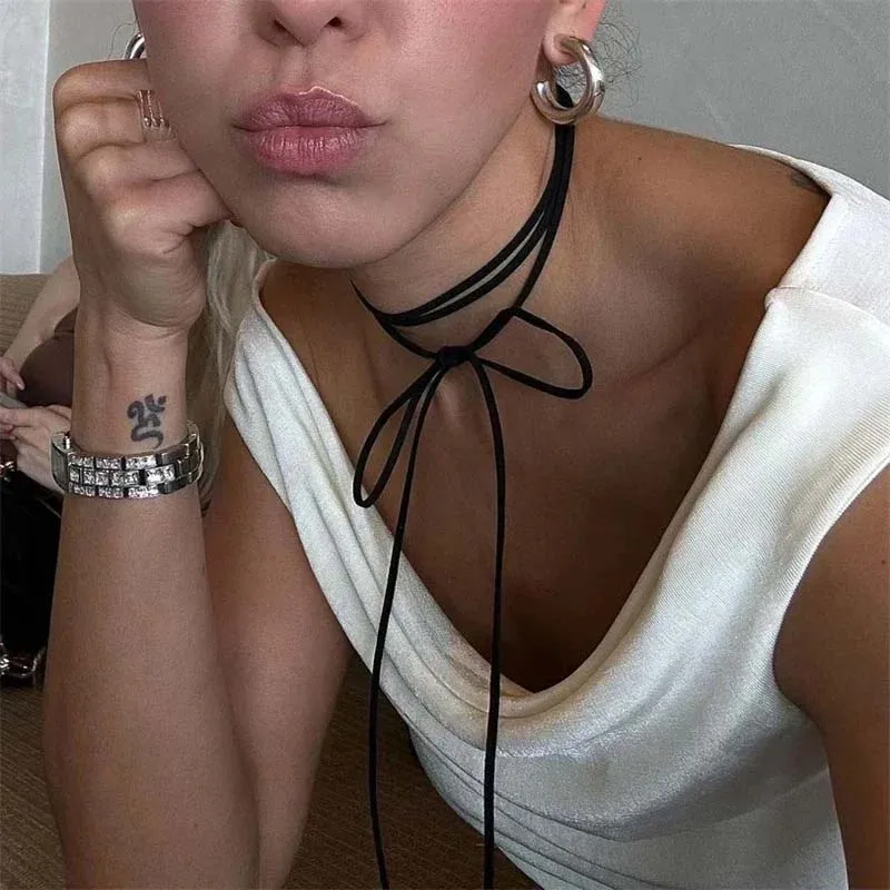 Collana Girocollo In Velluto Nero Con Fiocco Rosso | Goth Elegante | Choker Donna