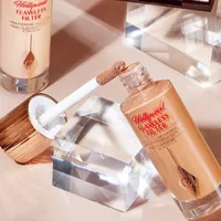 Charlotte Tilbury Hollywood Flawless Liquid Highlighter, hydratant pour la peau, palette de luxe, finitions satinées mates, scintillantes et métalliques 2