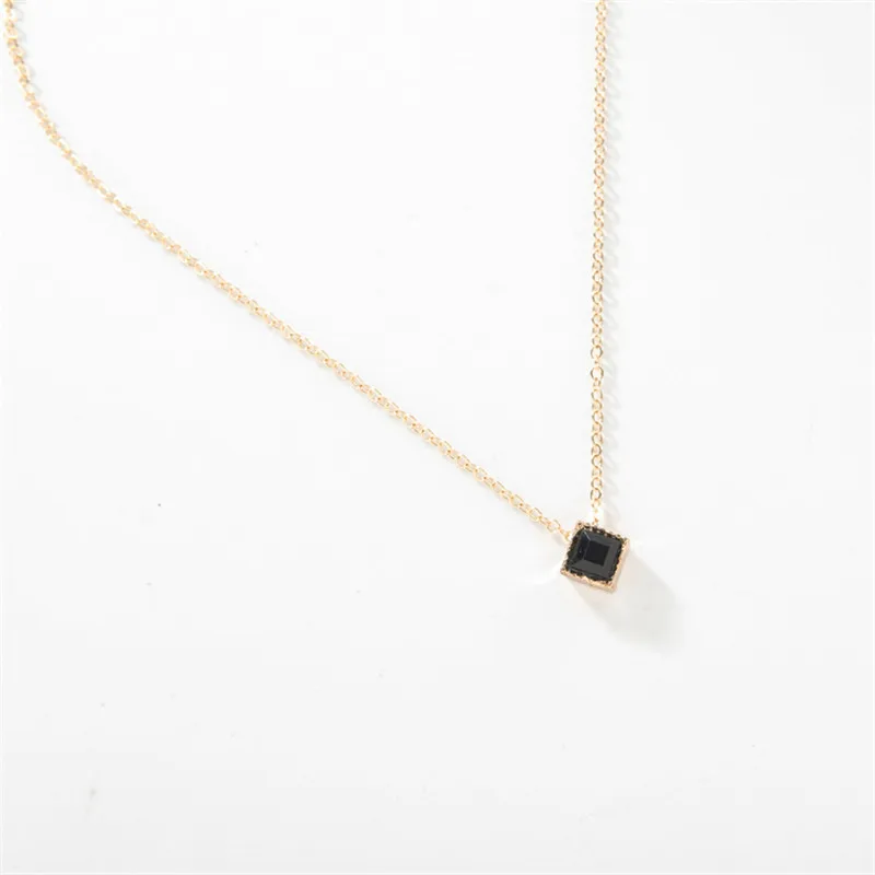 

Fashion Tiny Square Necklace Crystal Pendant Necklace Women Charm Chocker Clavicle Chain Bijoux Collares Mujer Collier Femme