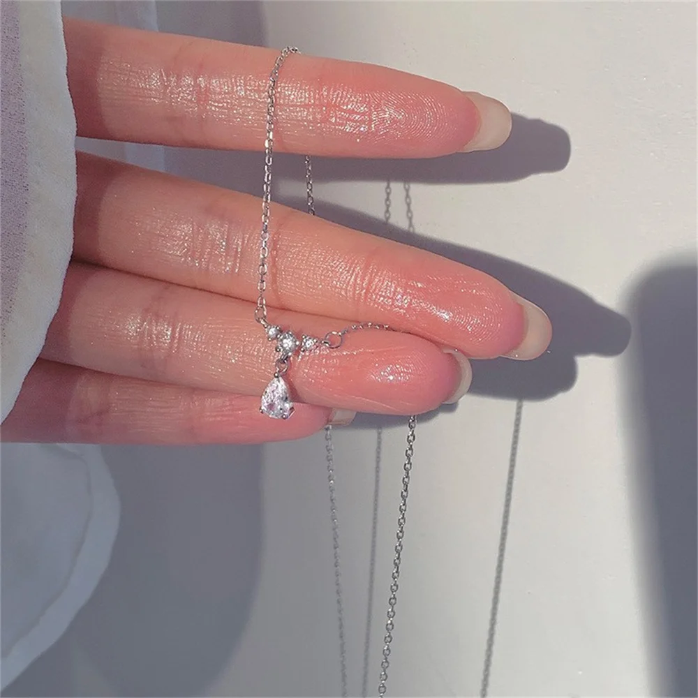 

Fashion Shiny Crystal Pendant Necklace Silver Color Temperament O Clavicle Chain for Women Party Jewelry