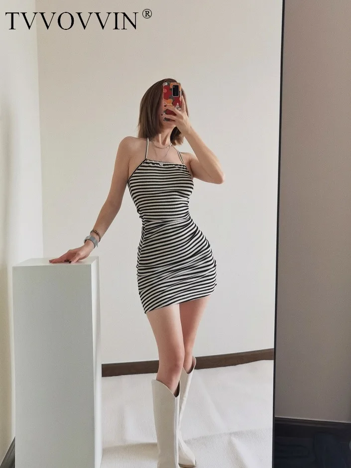 

New WOMENGAGA 2023 Summer Sexy Backless Slim Slim Pleated Women's Bag Hip Stripe Hanging Neck Dress Short Dress HLV6
