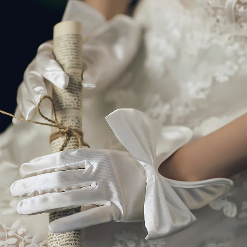 Cross-Border New Exquisite Bride Gloves Pearl White Wedding Satin Material Gloves Photography Props Short Lace Bow Decoration