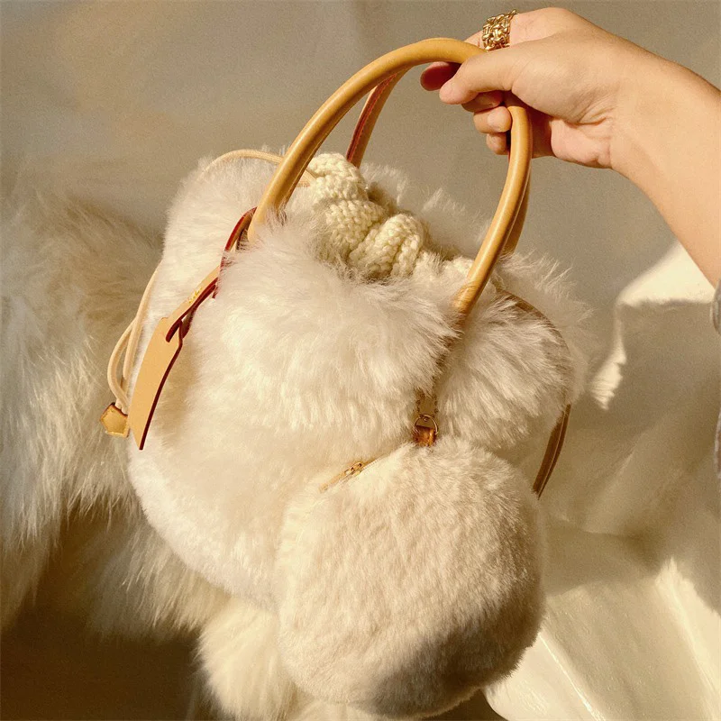Women's Luxury Plush Bucket Bag High Quality Wool-fur Bucket Handbag New Knitted Fluffy Drawstring Closed Satchel