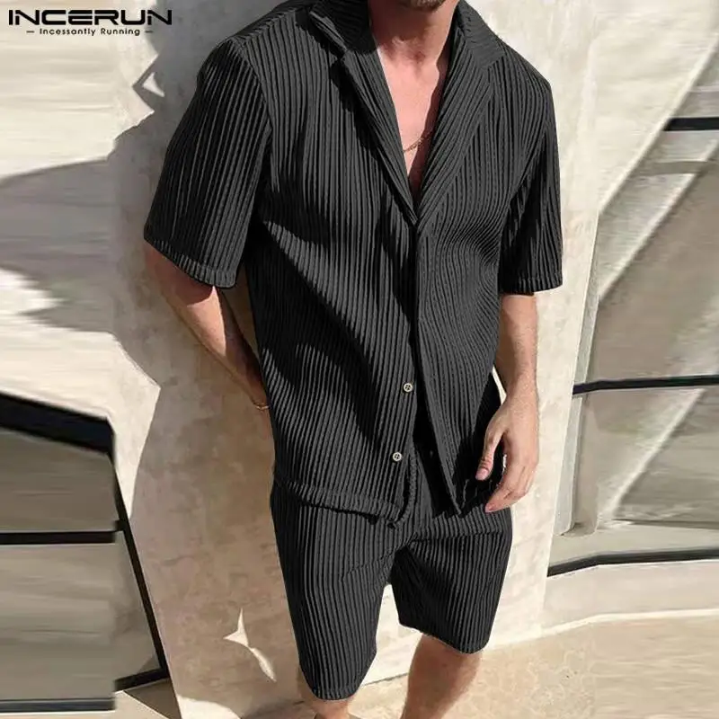 

Комплект из рубашки и шортов INCERUN мужской, блузка с отложным воротником и шорты с плиссированным воротником и короткими рукавами, уличная одежда, Свободный Повседневный костюм, однотонный, 2024
