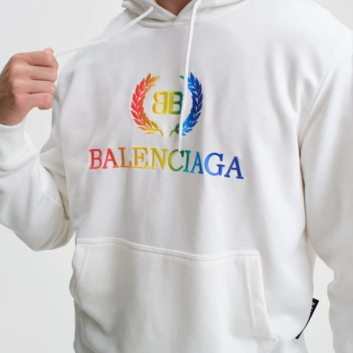 Рисунок 3 - Толстовка Balenciaga