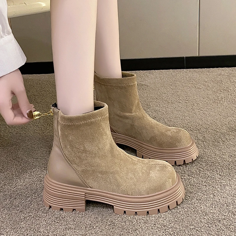 

Новинка, женские замшевые ботинки челси, модель 2023 года, зимняя модная обувь на толстой подошве и молнии сзади, женские уличные повседневные эластичные ботильоны
