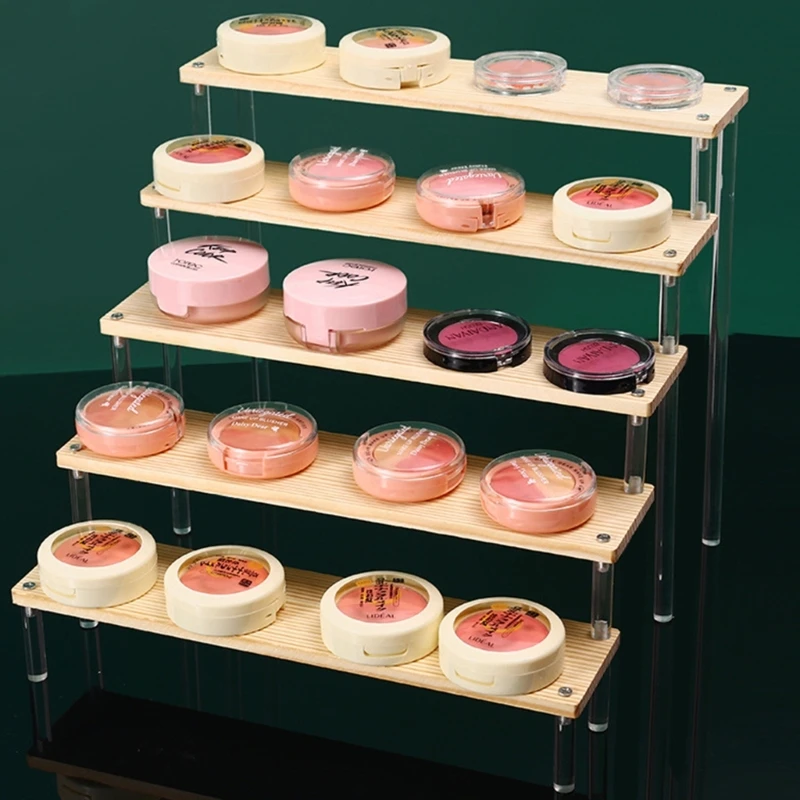 Рисунок 4 - Деревянные и акриловые лестничные