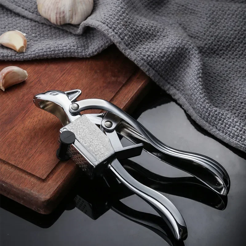 Creative squirrel garlic press hand garlic masher zinc alloy clip stainless steel manual masher