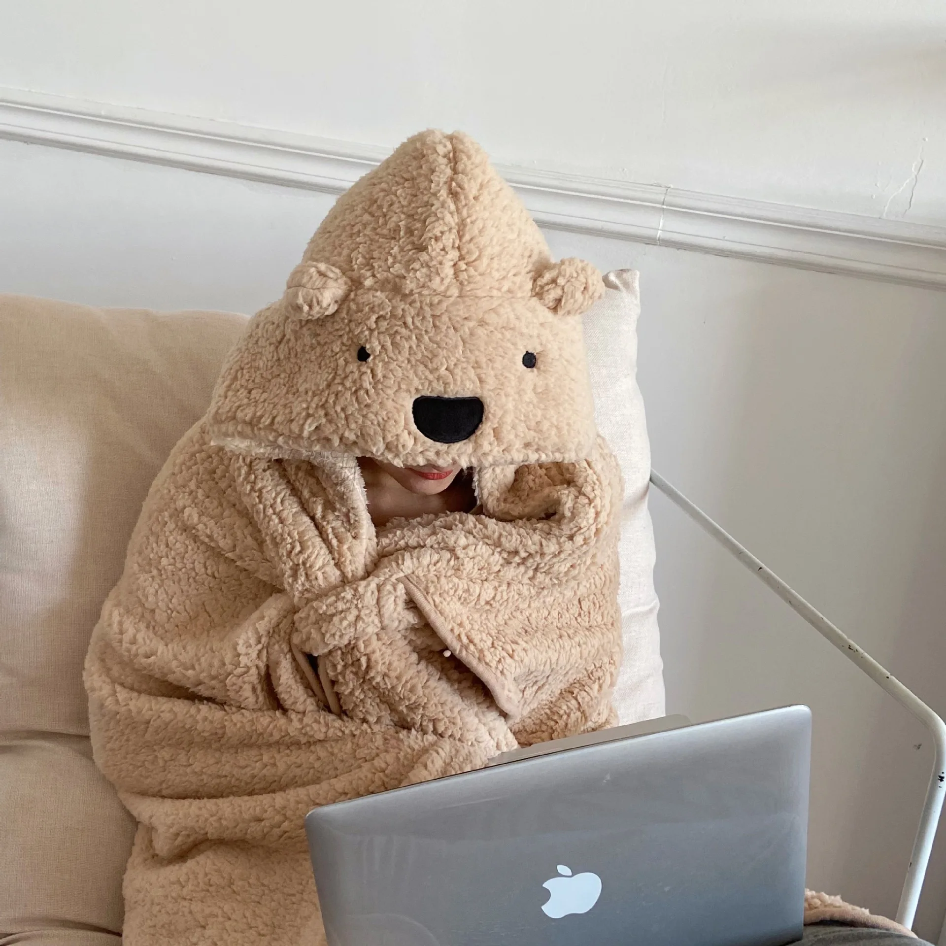 Bear Wool Hooded Blanket Winter Warm Blanket for Office Bedroom