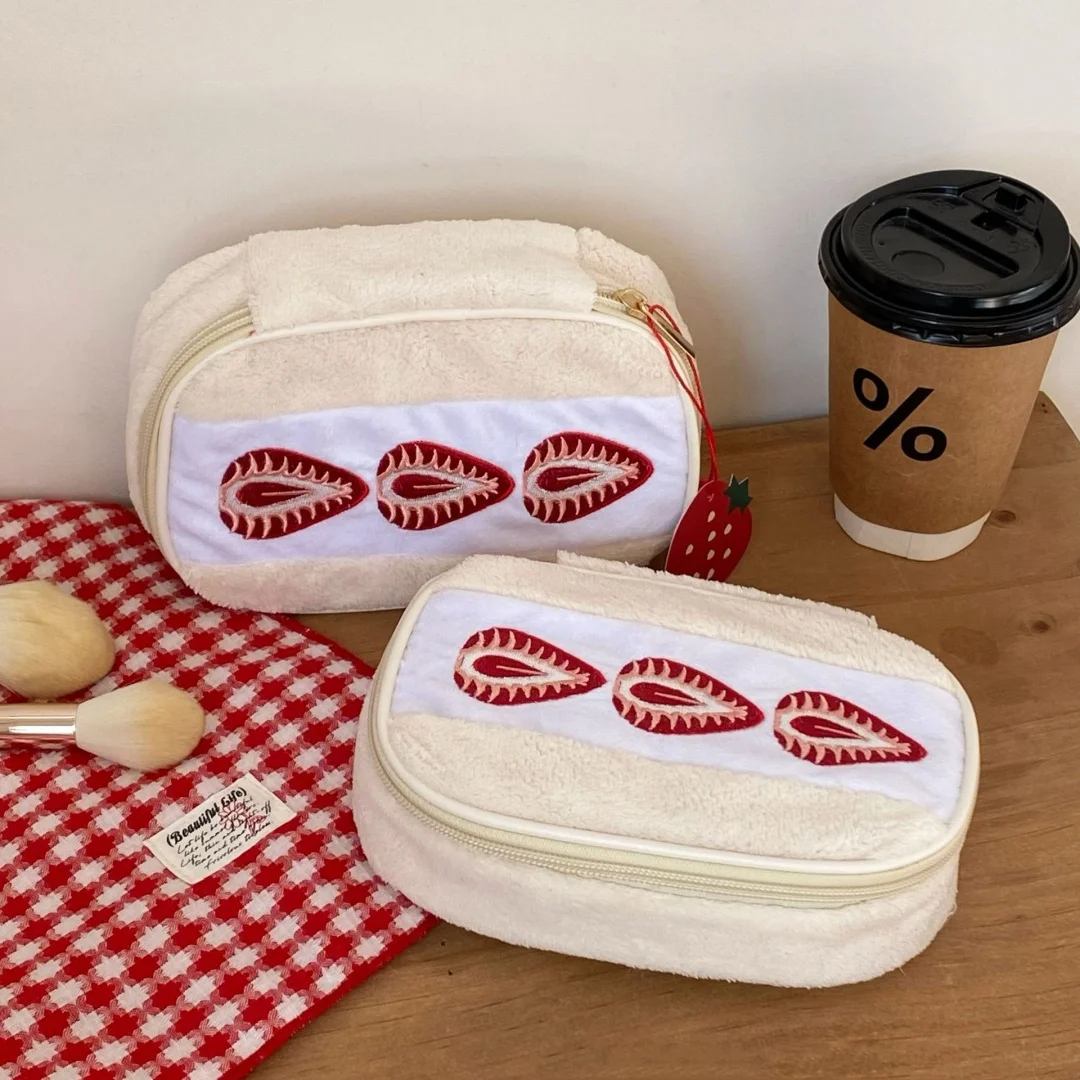 Große Kosmetiktasche Aus Plüsch Für Damen Erdbeer Design_voghion.com