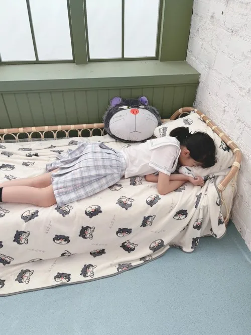 Cartoon Disney Lucifer Cat Pattern Blanket Warm Flannel Nap Blanket Sofa Bed Bedspread Soft Office Airplane Sleeping Blanket