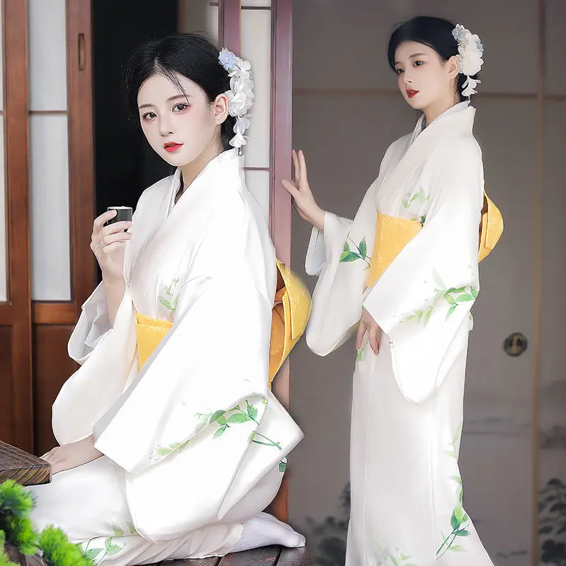 

2024 Japanese Women's White Kimono Japanese Traditional Clothing Geisha Anime Kimono Japones Thailand Traditional Clothing