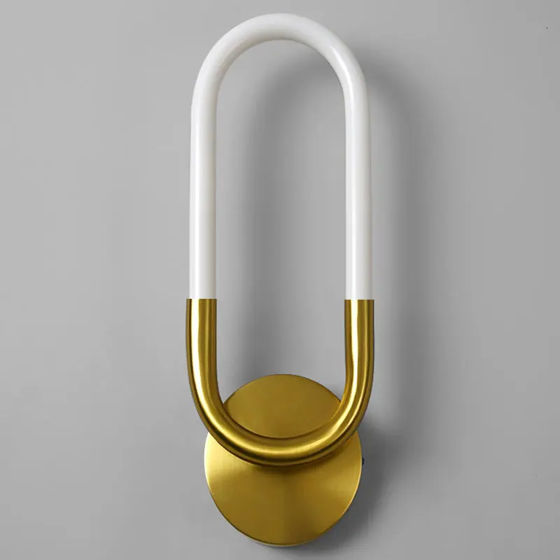 Sleek Wall Light Design