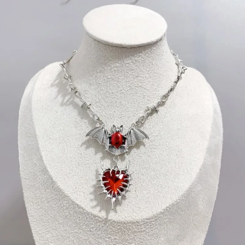 Goth Gothic Red Vampire Bat Necklace Gothic Cool Stuff Men Women