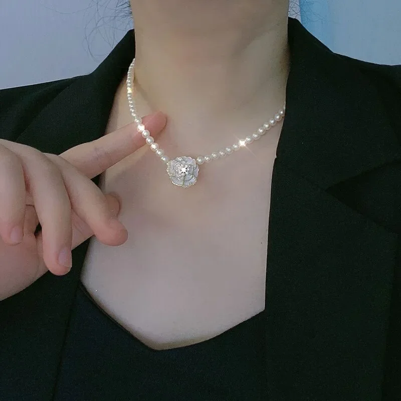 Women's Necklace Flower Imitation Pearl Luxury 2024 Korean Fashion Banquet Clavicle Chain For Women Fashion Jewelry Accessories