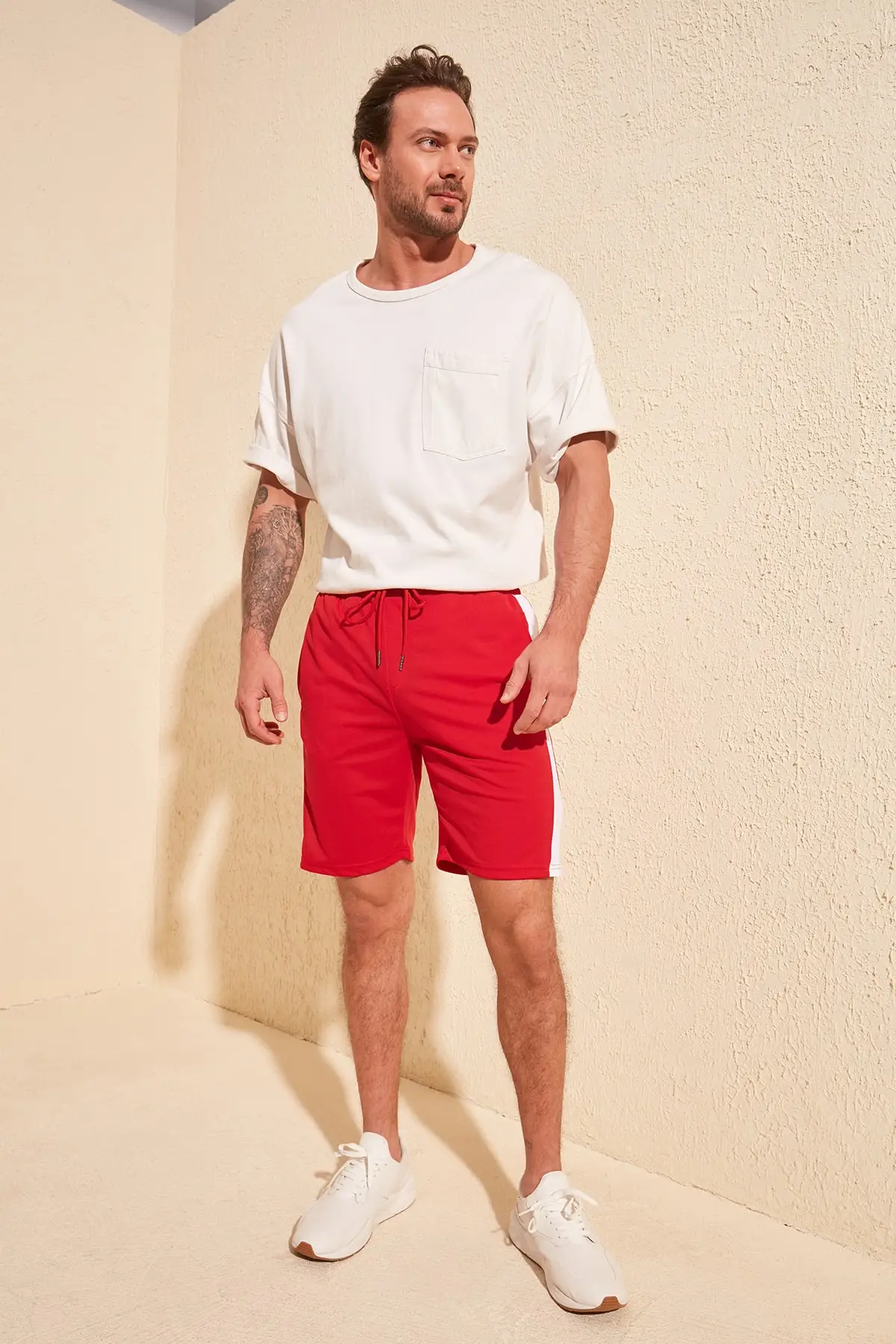 black casual shorts Trendyol Men Panelled New Shorts & Bermuda TMNSS20SR0105 maamgic sweat shorts