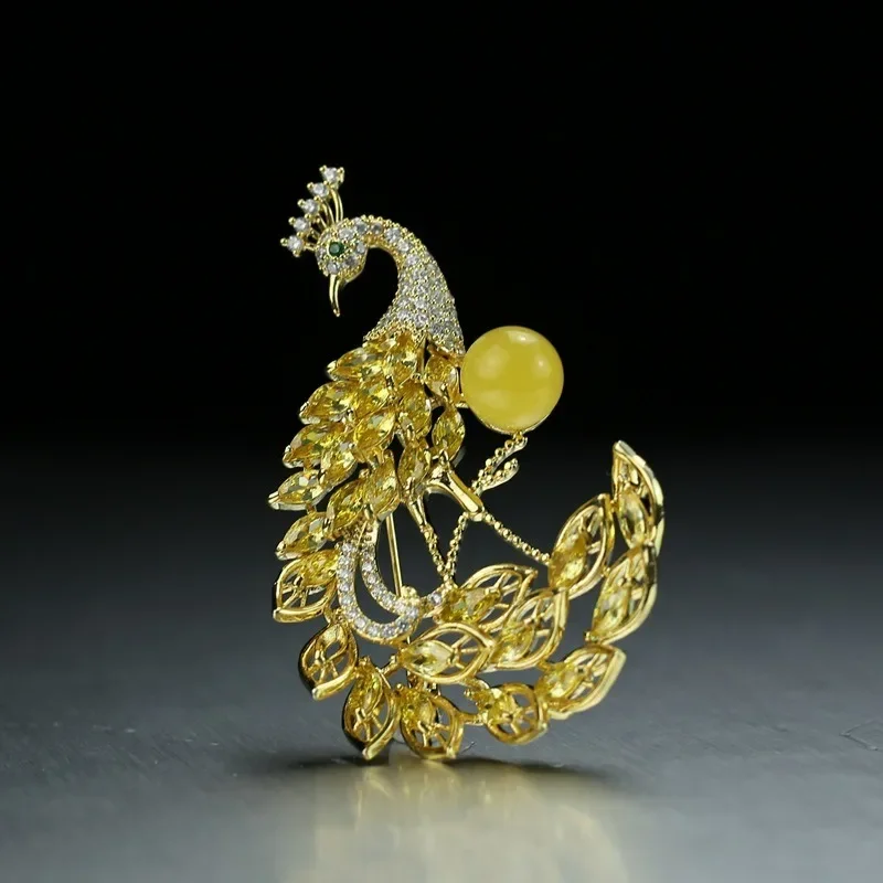 Chinese Style Gold Plated Yellow 9mm Amber Phoenix Zircon Lady Brooch for Women Banquet Party Overcoat Temperament Jewelry Gift