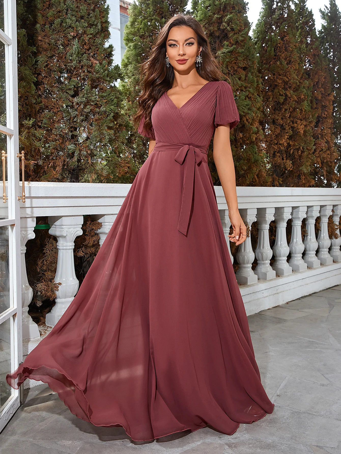 Vestidos de dama de honor de chiffon con escote en V y espalda cruzada Óxido