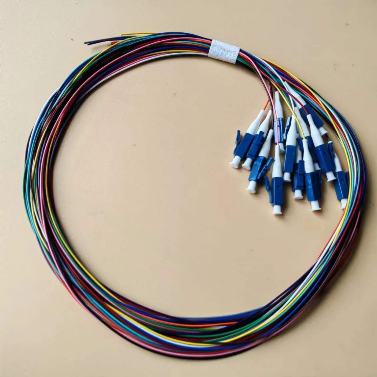 12 Colored LC UPC Single Mode Pigtail G652D 0.9mm Optic Fiber 1.5M Fiber optical pigtail