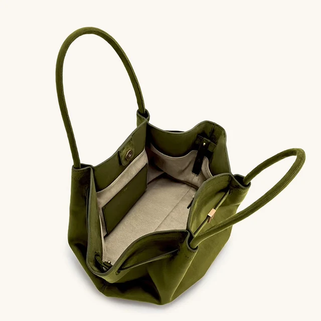 2025 Women's velvet leather single-shoulder hand-held dumpling bag, single-shoulder crossbody bag, simple yet luxurious tote bag 2