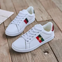 Luxury White Men's Bee Shoes Original Brand Sneakers Man Fashion Embroidery Shoes Women High Quality Designer Skateboard Shoes
