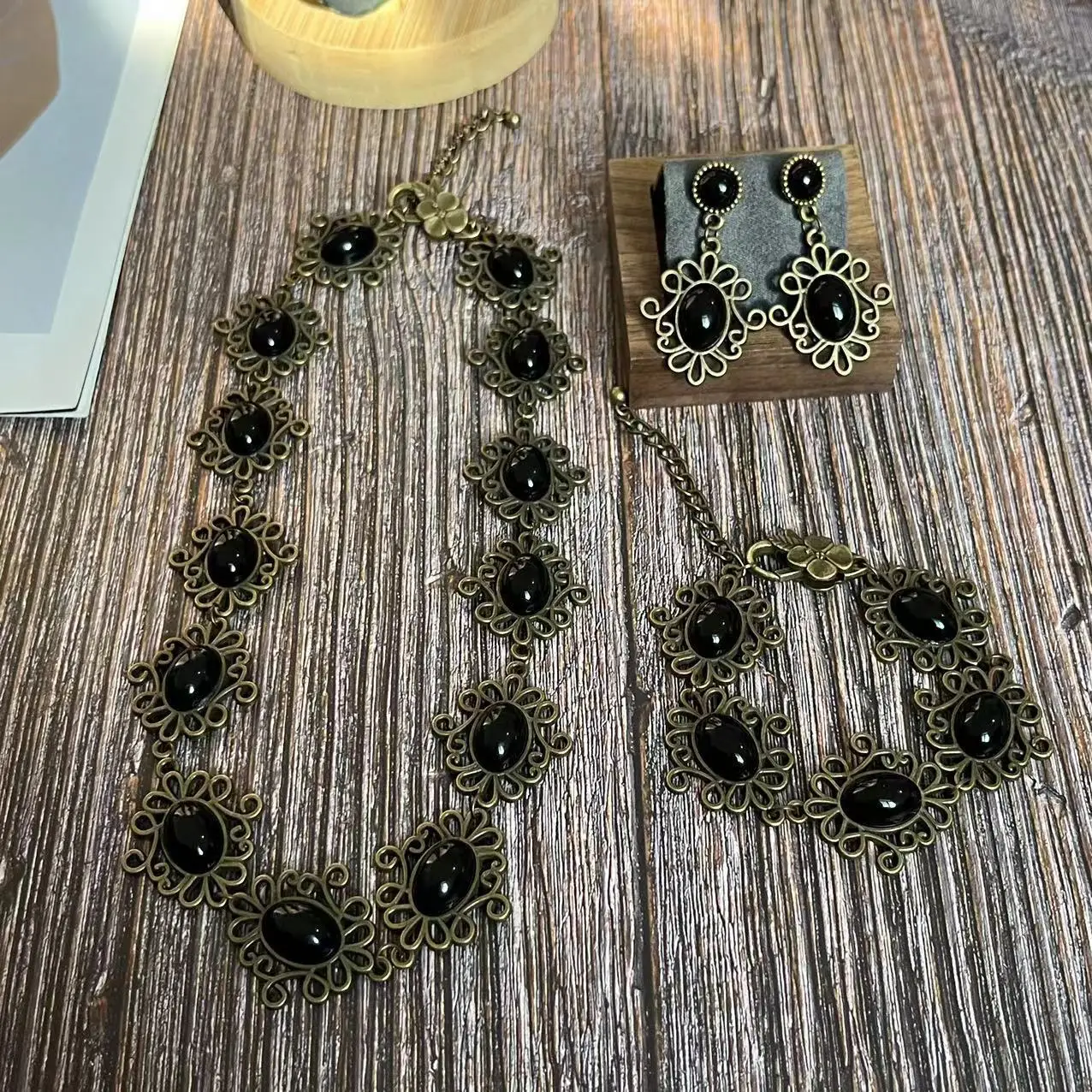 Historical Queen Anne Boleyn Handmade Glaze Necklace