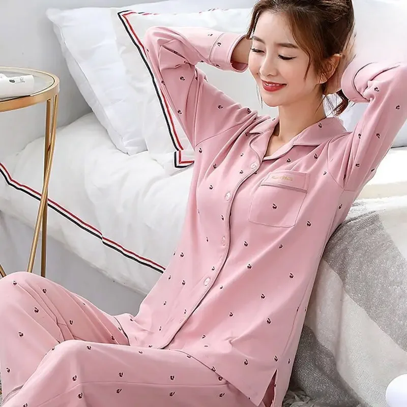 thumbnail image 1 of Conjunto de pijama de manga larga holgado de algodón puro para mujer, cuello de solapa, adecuado para ropa exterior del hogar, otoño, 1 of 4