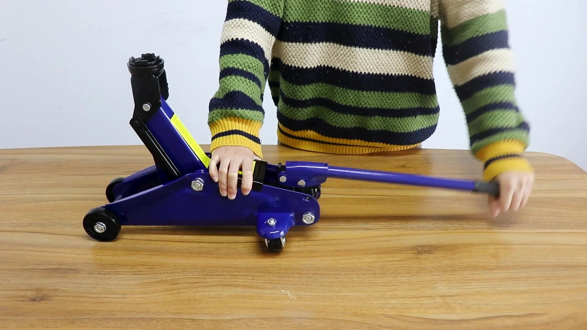 2 Tonne Heavy Duty Hydraulic Trolley Floor Jack & 3 Ton Axle Stands - View #10