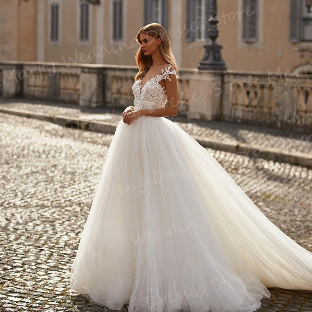 

Beautiful Sexy A Line Women's Wedding Dresses Classic Appliques Lace Bride Gowns Button Illusion Princess Vestidos De Novia Lujo